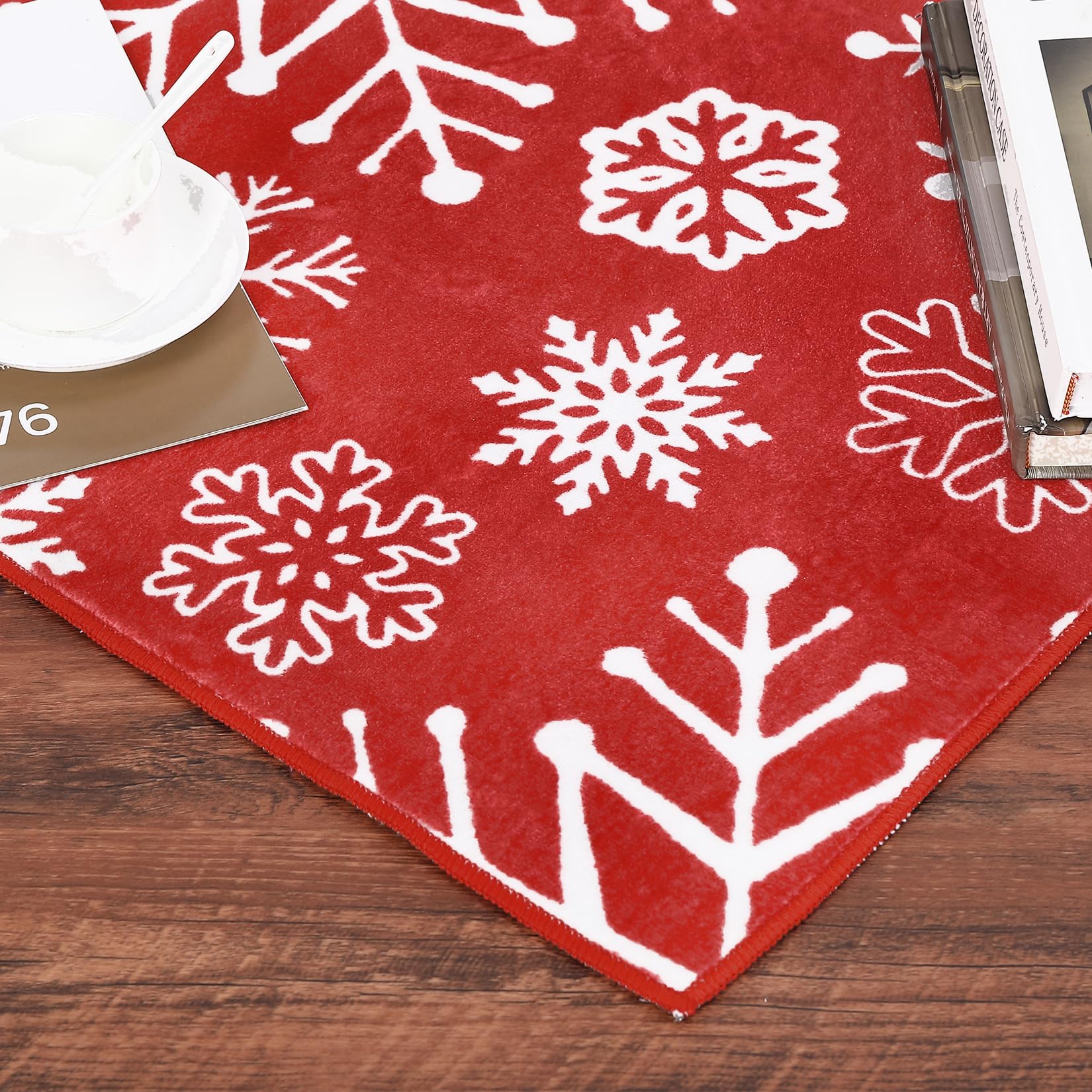 Garvee Christmas Area Rug 4x6 Snowflake Pattern Machine Washable Non Slip Polyester Indoor Decorative Accent Rug for Living Room Bedroom Kitchen