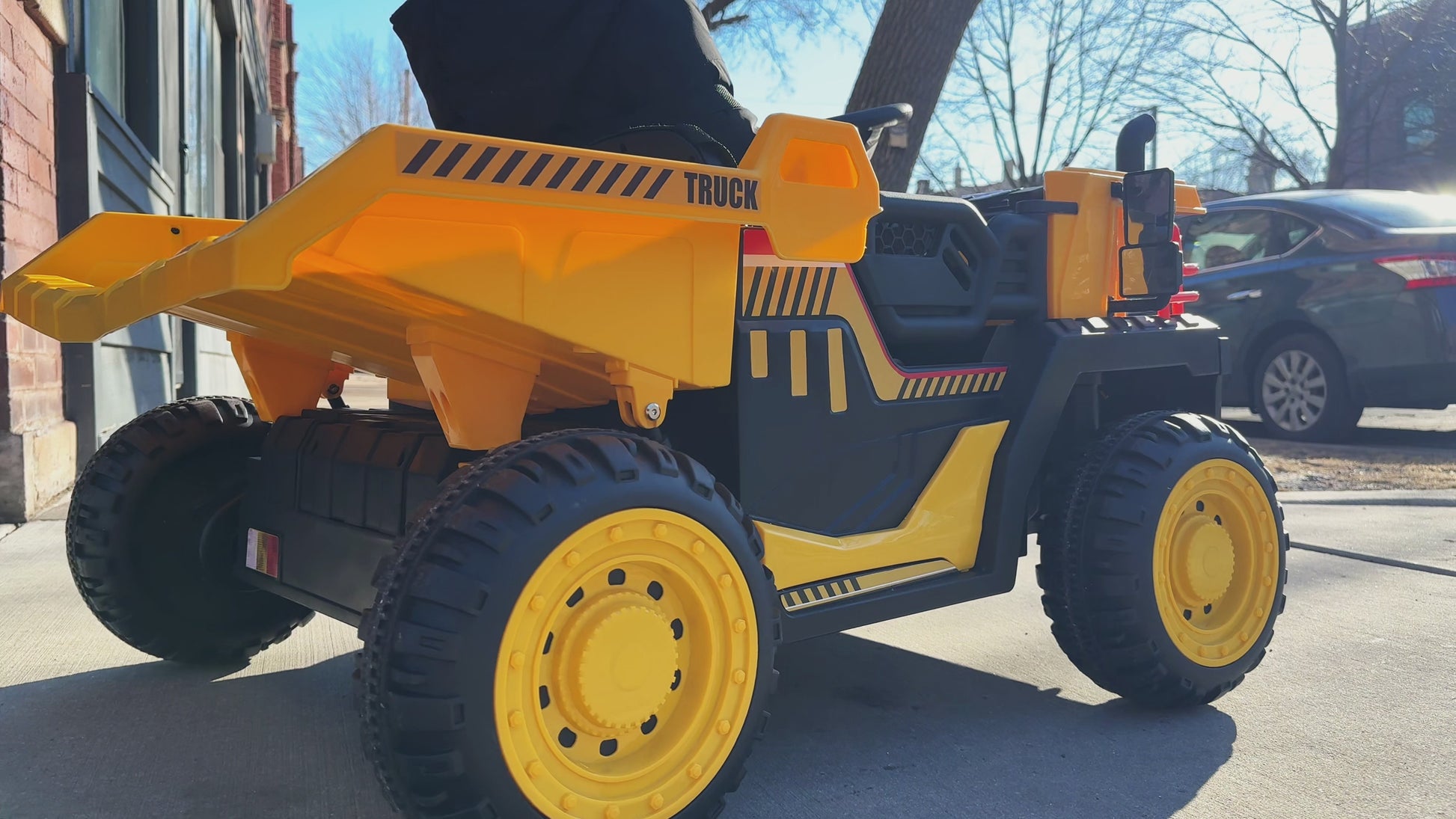 Garvee Ride - P Series: 24V Ride On Dump Truck,2 Seater Ride On Construction Vehicle with Remote Control, Electric Dump Bed and Extra Shovel,2WD/4WD Ride On Car Toy for Kids with Music Player,Up to 4.35Mph,Blue